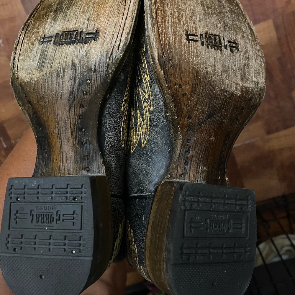 Nice boots!! - Picture 3 of 6